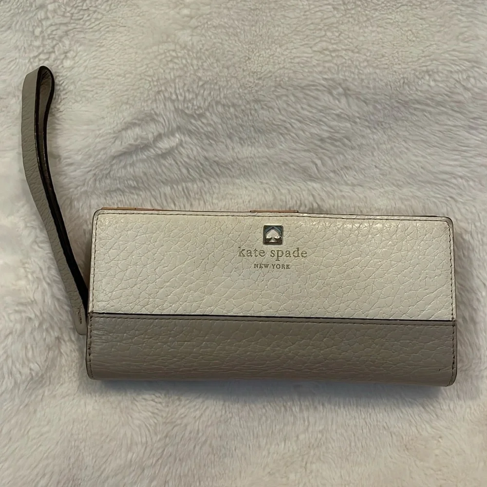 Kate Spade Wallet - Picture 1 of 4